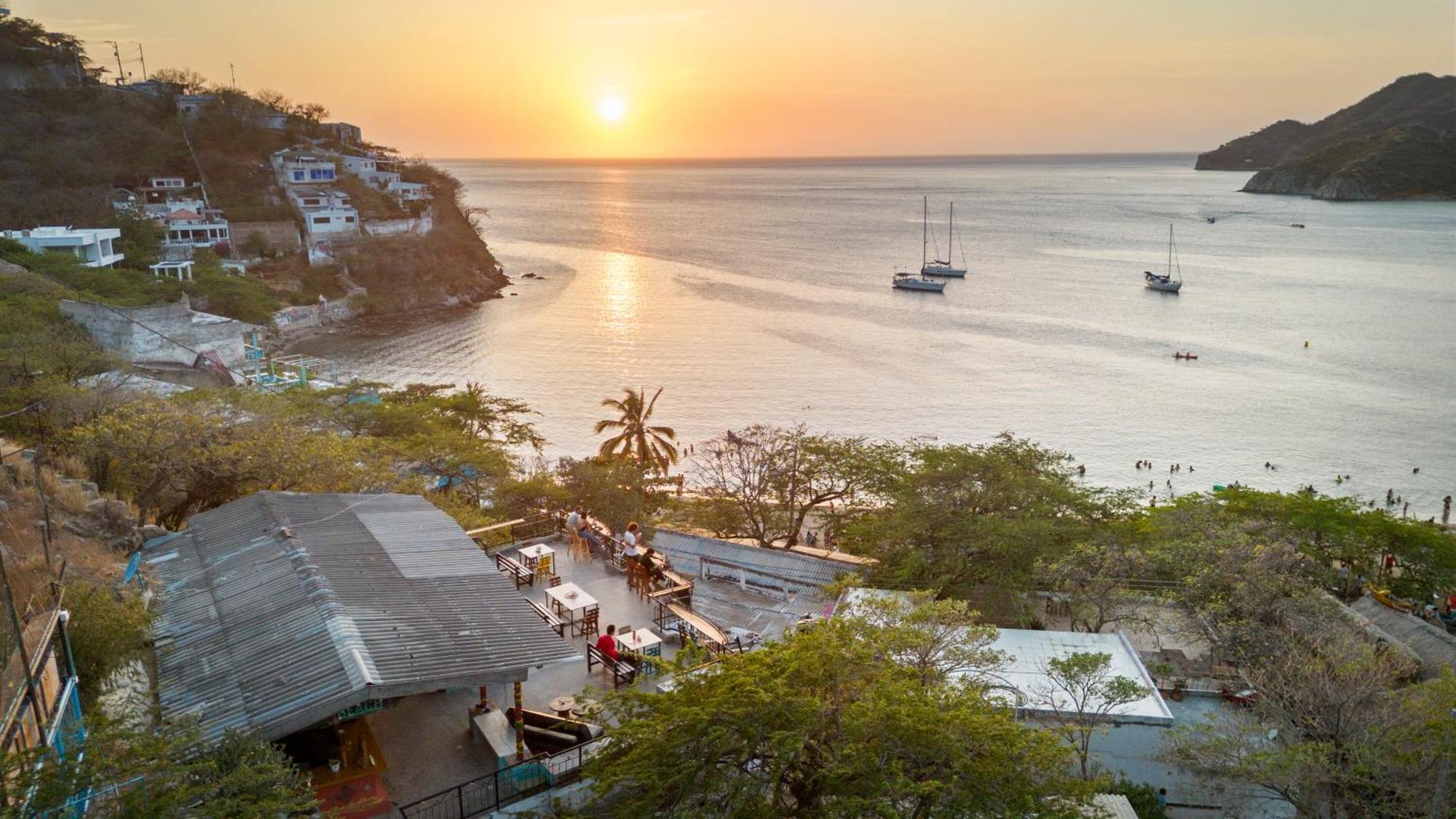 Hotel Mirador De Таганга Экстерьер фото